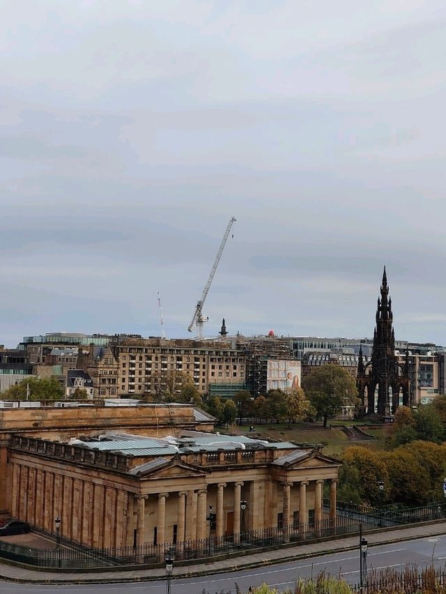 Scott Monument: A Gothic Flame in the Heart of Edinburgh