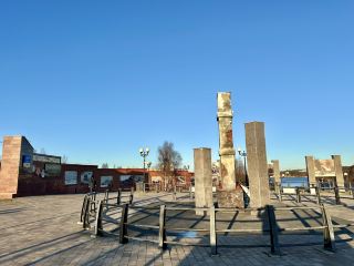 알료샤 기념비와 추모의 언덕 — 무르만스크의 영원한 불꽃과 북극의 정신