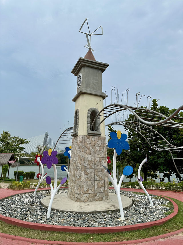 Sunny Escape🌞 Family-Friendly Fun at Anjung Floria Sunny Escape🌞 Family-Friendly Fun at Anjung Floria