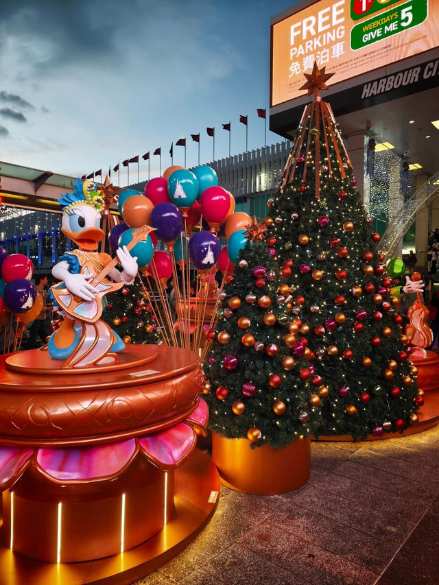 A Tapestry of Twilight and Tinsel A Tapestry of Twilight and Tinsel