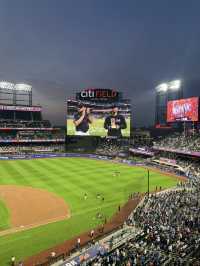 뉴욕의 황금빛 저녁, 시티필드에서 본 감동의 야구 경기