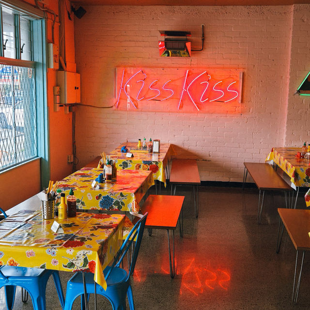 Kiss Kiss Restaurant: ฟิวชันเข้มข้น บรรยากาศสุดปัง