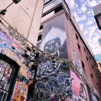 Melbourne’s Iconic Graffiti Alley: Street Art Vibes in the CBD 🎨🔥