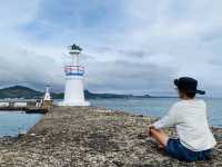 《星砂灣的雙燈塔海景，美得像沖繩一樣迷人》