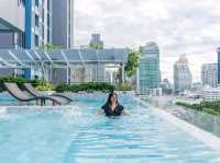 พักผ่อน กินดื่ม ชมวิวเมืองสุดอลังกลางสาธร