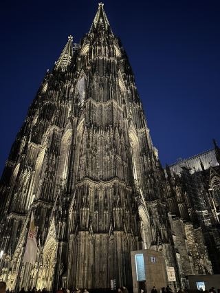 쾰른에 내 마음과 후각을 모두 빼앗겼어요!