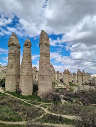 대지의 깨어남, 기암괴석을 넘어 하늘로――카파도키아 열기구의 꿈.