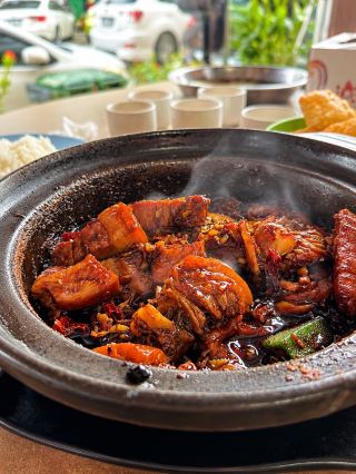 Klang Has SO Many Bak Kut Teh Shops… But This Underrated One Deserves More Love!