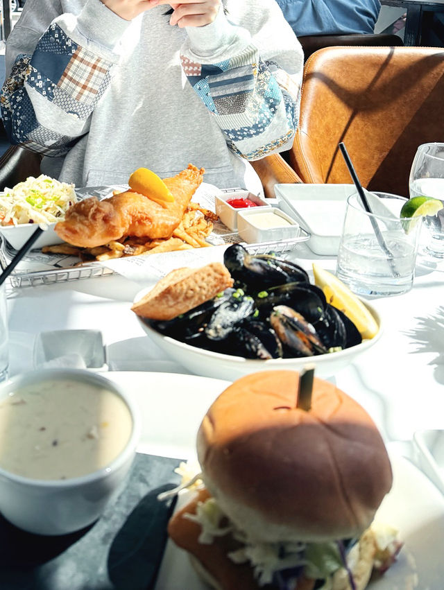 캐나다 빅토리아 아일랜드 맛집^^Finn's seafood chops cocktails~