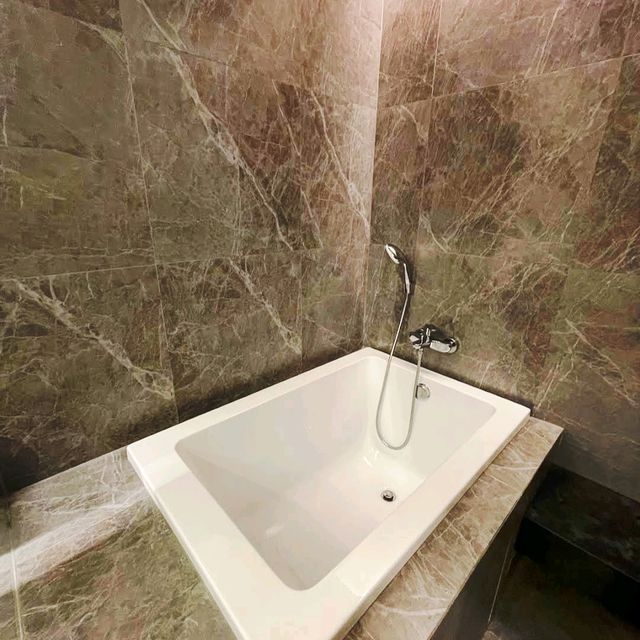 《吉隆坡JW萬豪酒店》🛍位置優越，但交通堵塞非常嚴重🛍