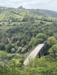 🌉🚶‍♀️ Manchester to Monsal Head: A Breathtaking Bridge to the Peaks 🏞️✨