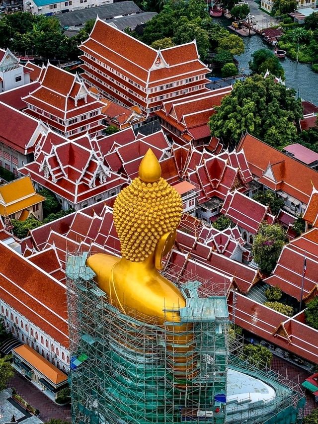 Golden Buddha at Wat Paknam Phasi Charoen, Bangkok: A Towering Symbol of Thai Faith