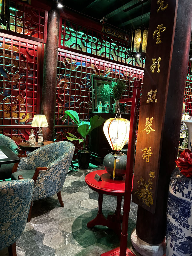 You are in restaurant, but feel like an historical museum! It’s possible in Hoi An