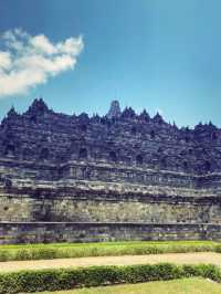 History Among Stupas🏯