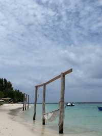 🏝️ Thulusdhoo – Island Life in the Maldives 🌊✨