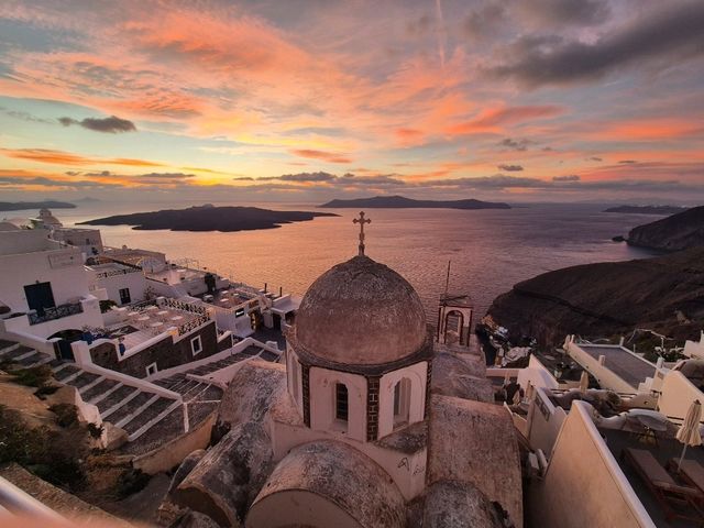 🌅 Fira Sunset Magic: Why the Heart of Santorini Glows the Brightest