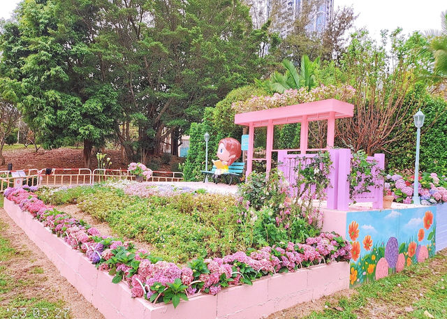 Hong Kong Flower Appreciation | Nanchang's Pink Check-in Bus Stop Surprises