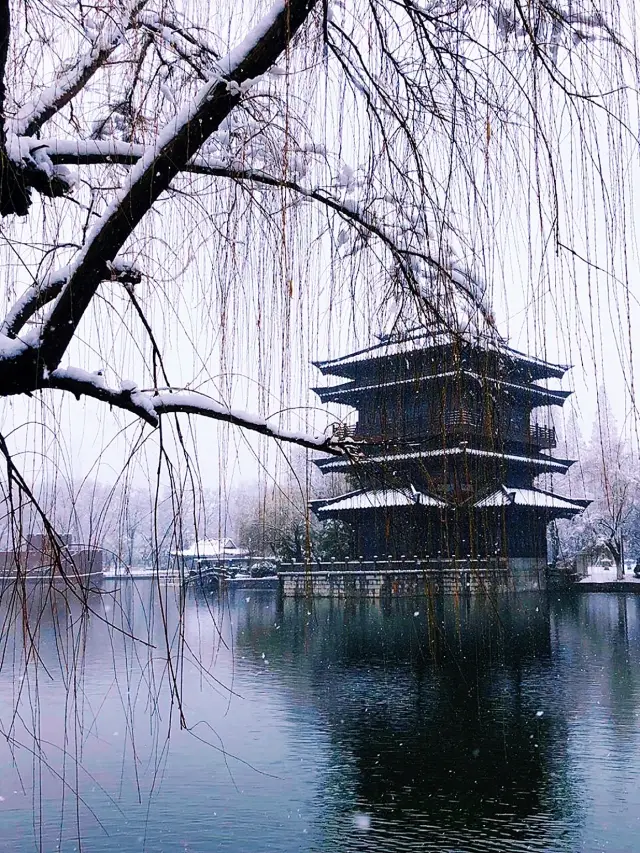 年末に雪が降るのを聞く：逍遥津の雪景色