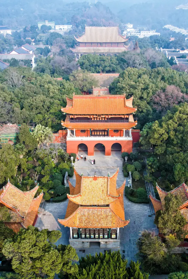 There is a temple in Hunan, where the incense has been burning for thousands of years and is said to be very effective