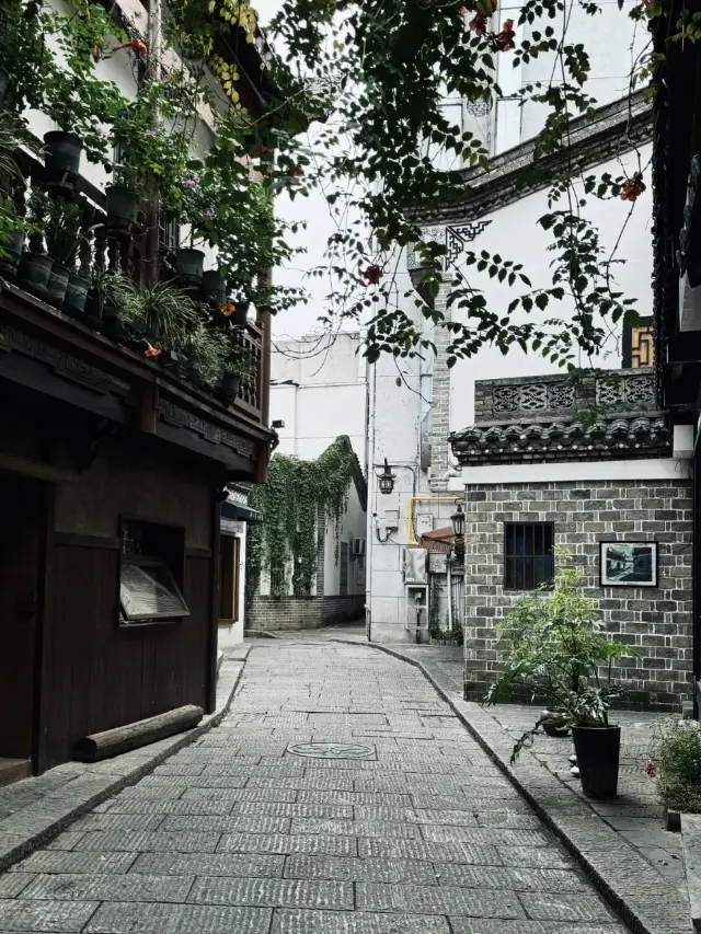 Super artistic and retro alley in Changsha | Su Jia Alley