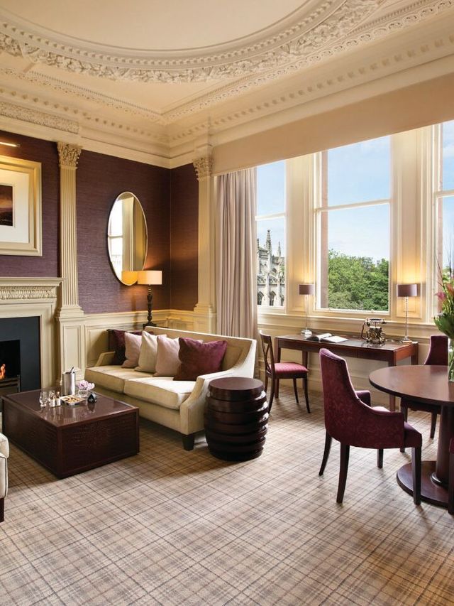🌟 Edinburgh Escapes: Top Hotels for a Stellar Stay 🌟