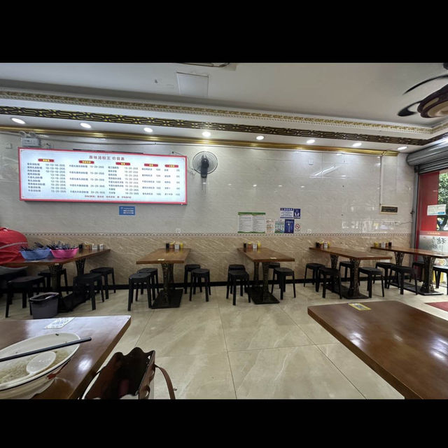어느 시간에 가도 항상 손님이 있는 맛집 :)
