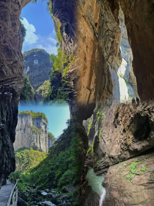 The Natural Three Bridges and Longshuixia Fissure~