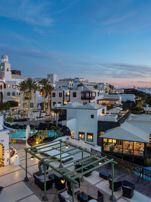 🌴 Lanzarote's Luxe LIVVO: Marina Magic & More! 🏨✨