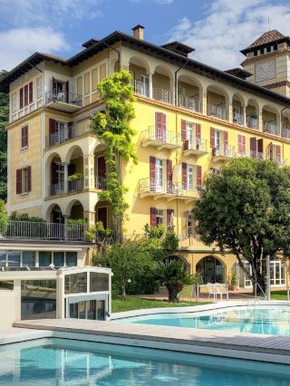 🏰✨ Luxe Lombardy Lodgings: Gardone Riviera's Finest 🌟