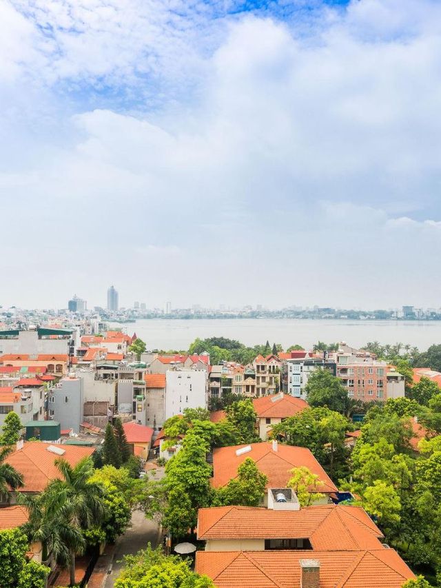 🌟 Hanoi's Hidden Gem: Lakeside Luxury 🌟