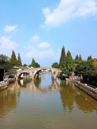 송장에 타워 1개, 창고 1개, 다리 1개 – 상하이 송장 1일 투어.