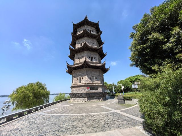 建築用時最長嘅古塔一一中江塔。