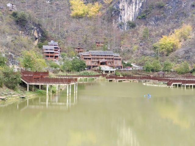 打卡廣西凌雲浩坤湖。