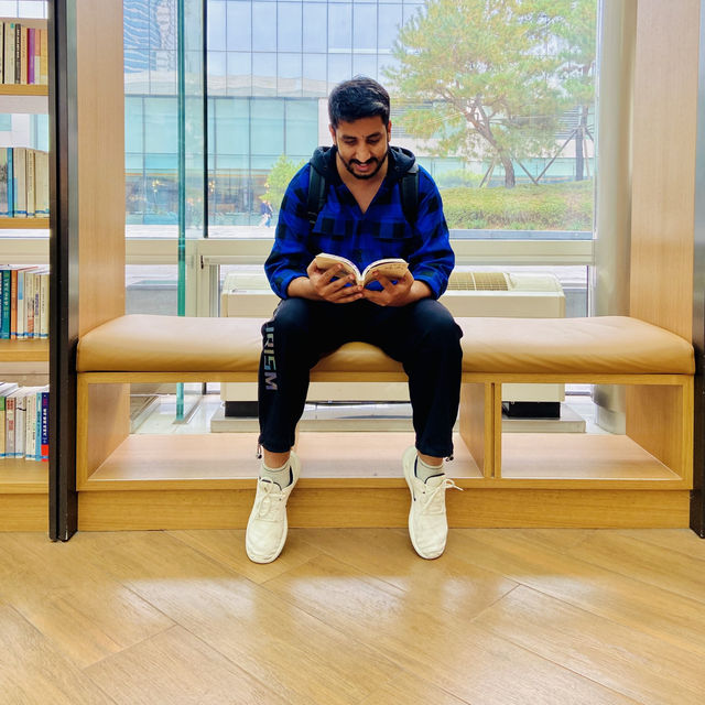 A Day at Starfield Library