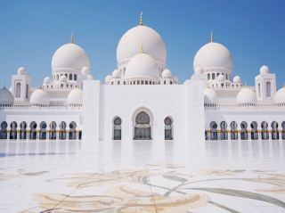 Sheikh Zayed Grand Mosque, Dubai | Pure White and Sacred