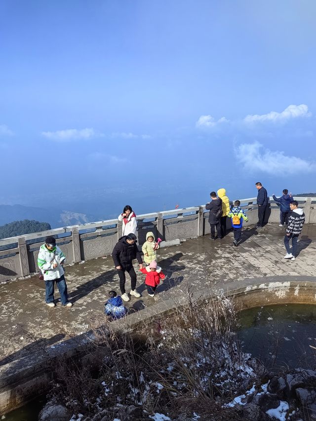 【絕美自駕行】華蓥寶鼎，邂逅1,600米高空雪域仙境