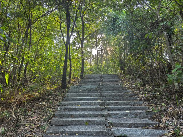 白沙隕石坑