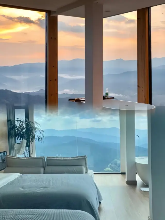 Guilin! A hotel in the clouds at an altitude of 1,000 meters! Beautiful