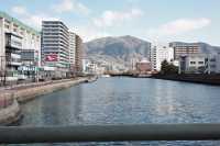 吳市並非甚麼歲月靜好的濱海小城。這裡是日本海事重鎮