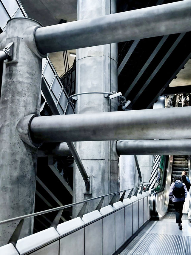 Discover Westminster Tube Station: London’s Subterranean Sci-Fi Gem! 🚇✨