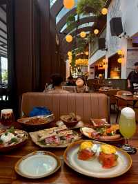 福田CBD賽博酒館沉浸式體驗報告｜闖入2080年的微醺宇宙