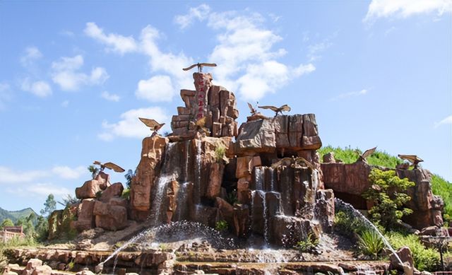 漳平九鵬溪是國家4A級旅遊景區、國家水利風景區,位於福建省龍岩市漳平市南洋鎮。 以下是其詳細 漳平九鵬溪是國家4A級旅遊景區、國家水利風景區,位於福建省龍岩市漳平市南洋鎮。 以下是其詳細