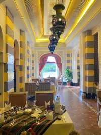  Sudah lama nggak mau pindah dari hotel tepi pantai ini di Jeddah, Arab Saudi! 