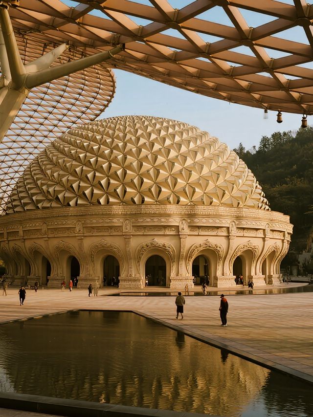 帶娃逛牛首山40億「榴槤」建築太震撼！