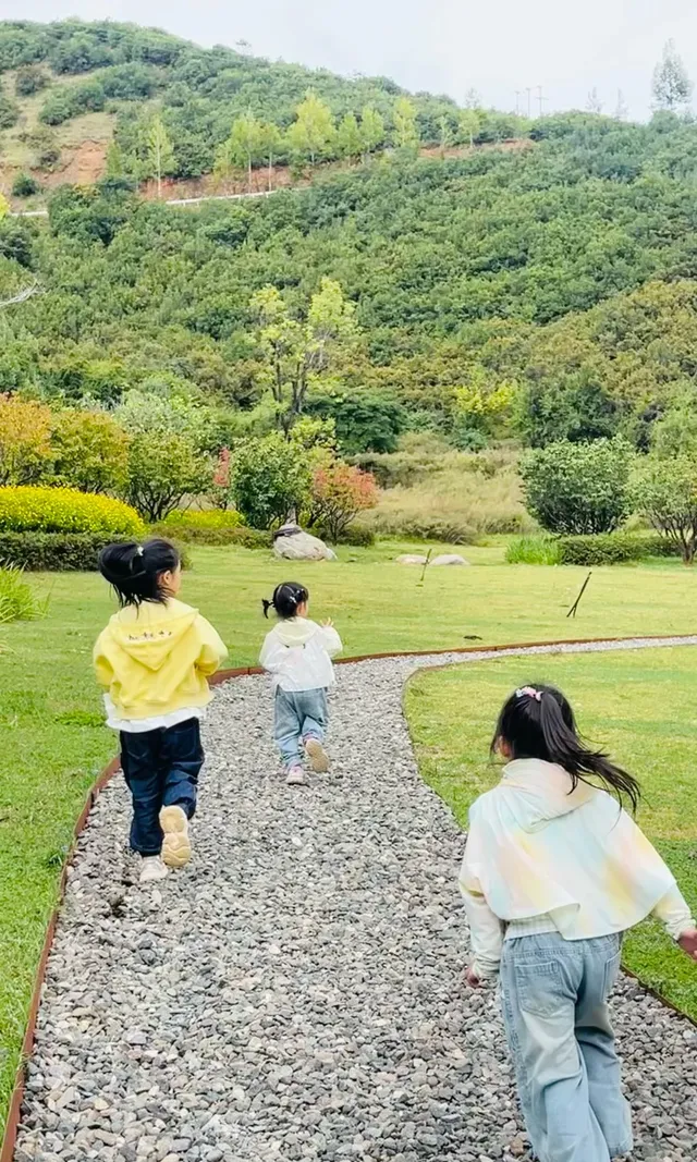 邂逅里格半島，把我們的親子回憶泡在湖光裡