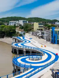 彩虹小島|闖入多巴胺色的漫畫世界