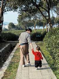 從無錫出發，一個半小時就能抵達的親子度假酒店！長興芳草地度假酒店簡直是帶娃放電的完美選擇，我們家崽崽