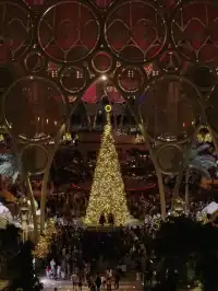 當迪拜的市集開啟節日限定模式...