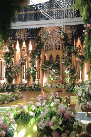 最近友人の結婚式に参加したら、なんとここばかりでした