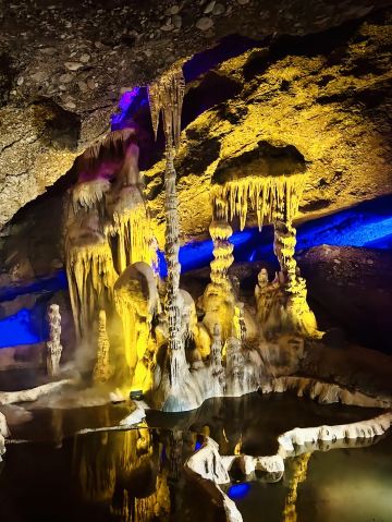 雅安の穴場秘境｜1600万年の龍門鍾乳洞、唯一無二の礫岩奇景を